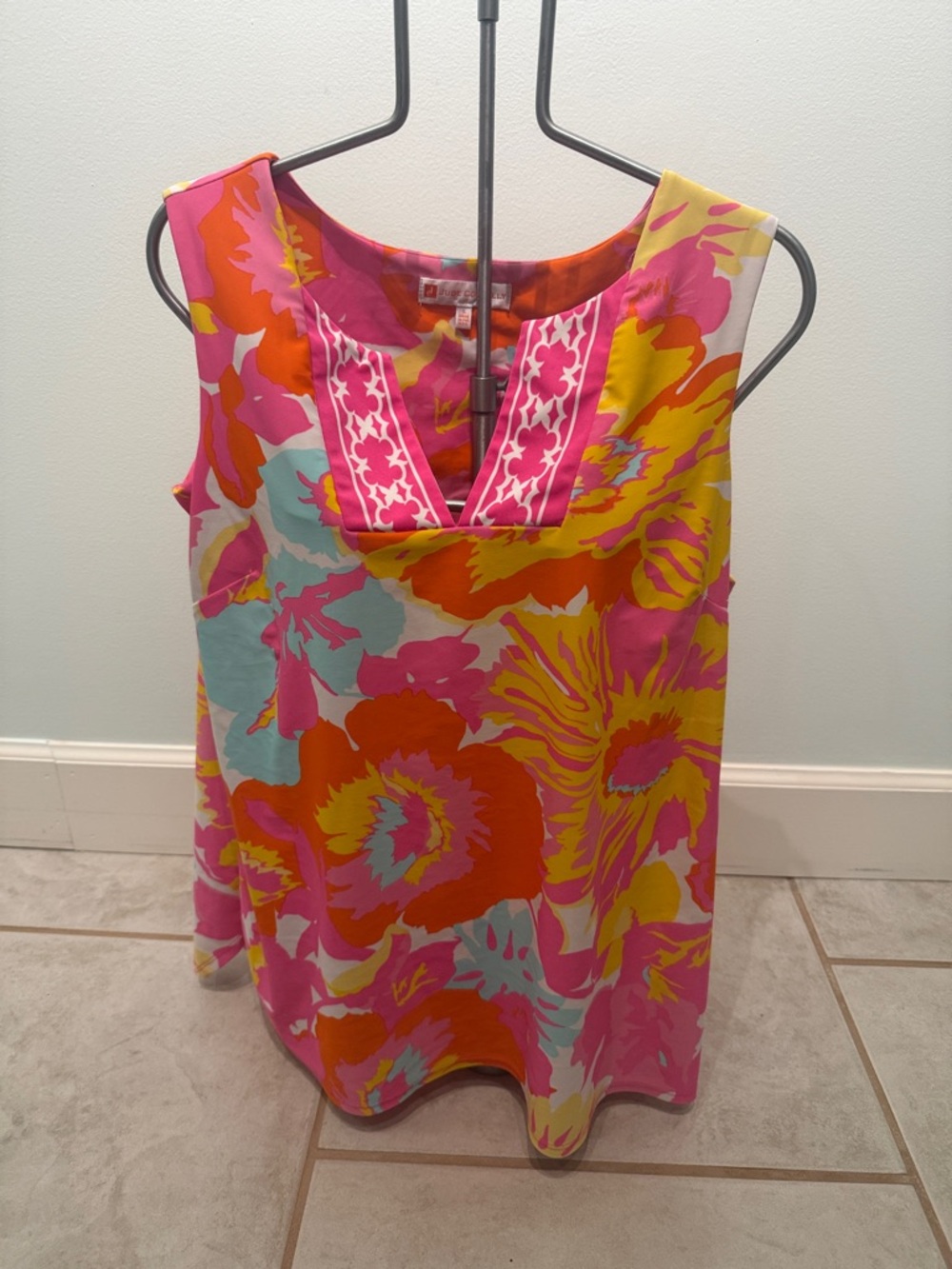 Jude Connally Floral Sleeveless Tunic Top Size Large Pink Orange Resort